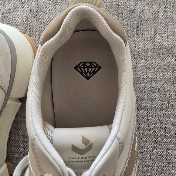 One Fine Day Beige and Ivory Sneakers Sz Eu 42 / US 11 - Picture 8 of 15